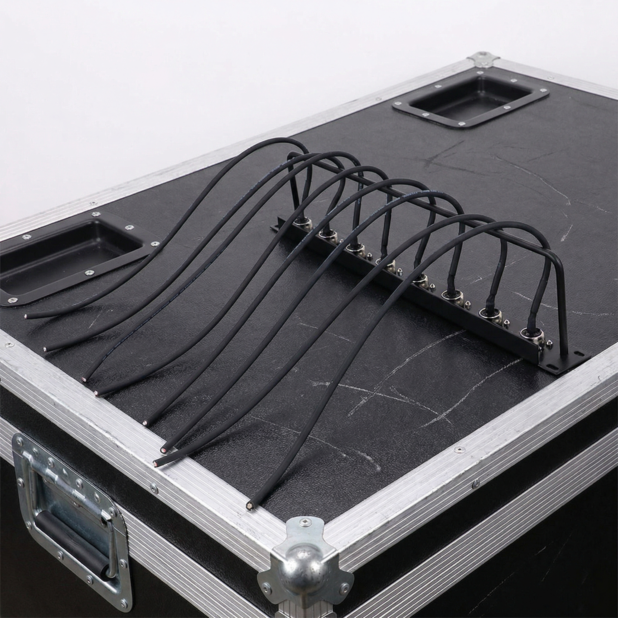 GuerGuo 1U 8-Way XLR Rack Patch Panel