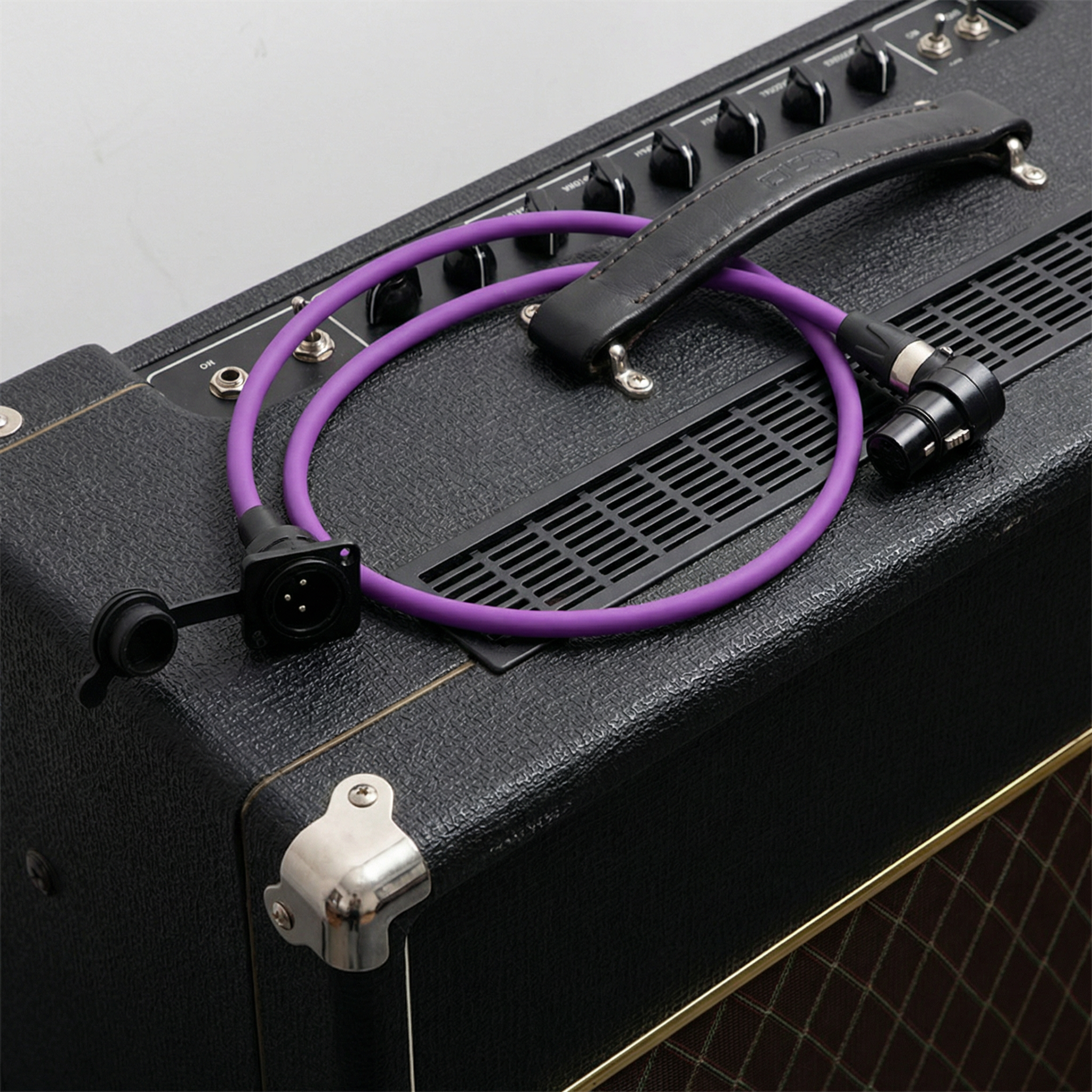 D-Type XLR Panel to 90° XLR Female Cable